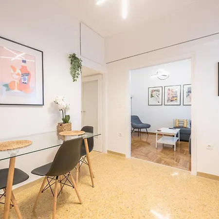 Apartment The Business By Cloudkeys